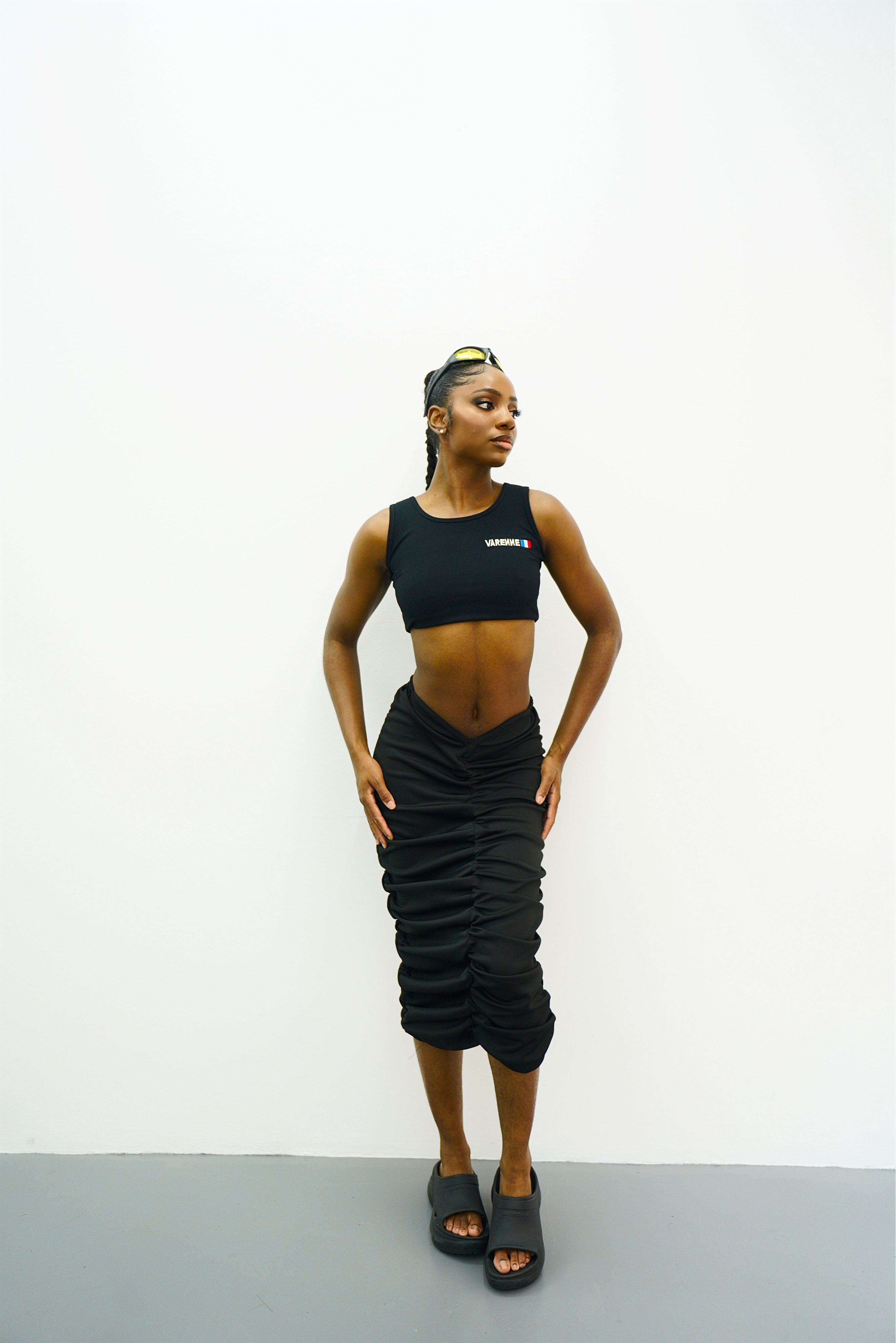 V Cut Ruched Black Skirt – Varenneofficial