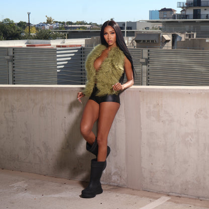 Top con cuello halter de piel de Mongolia